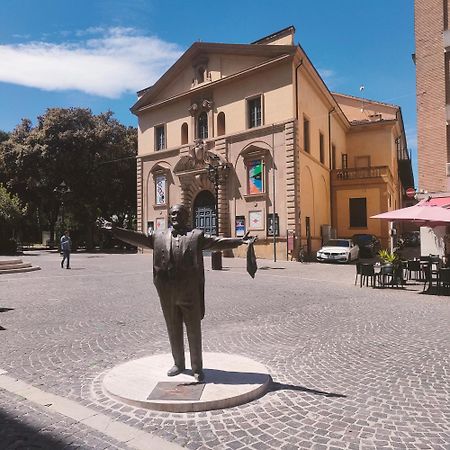 Il Nido Di Silvia A Due Passi Dal Teatro Rossini Apartment Pesaro Luaran gambar