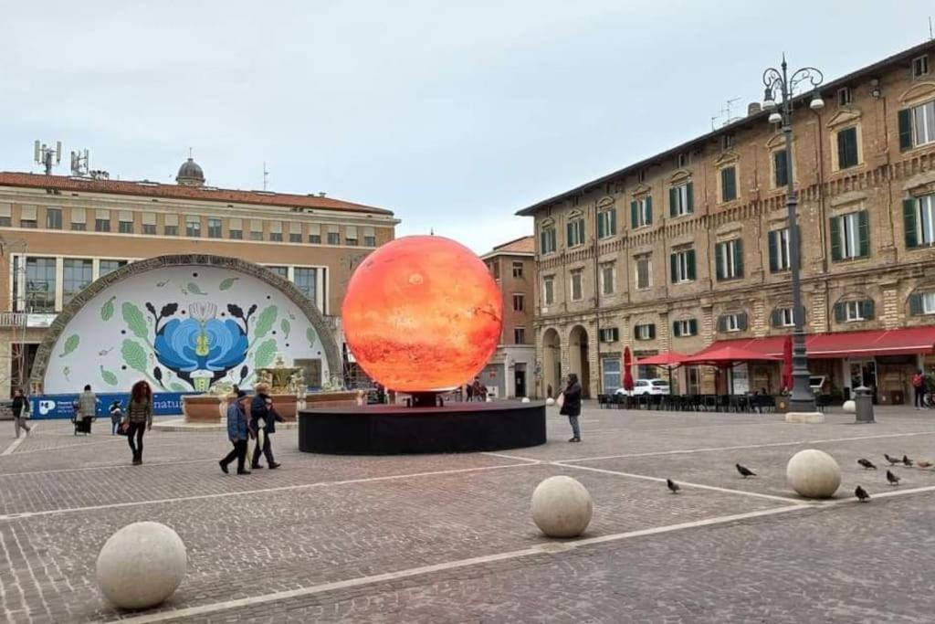 Il Nido Di Silvia A Due Passi Dal Teatro Rossini Apartment Pesaro Luaran gambar